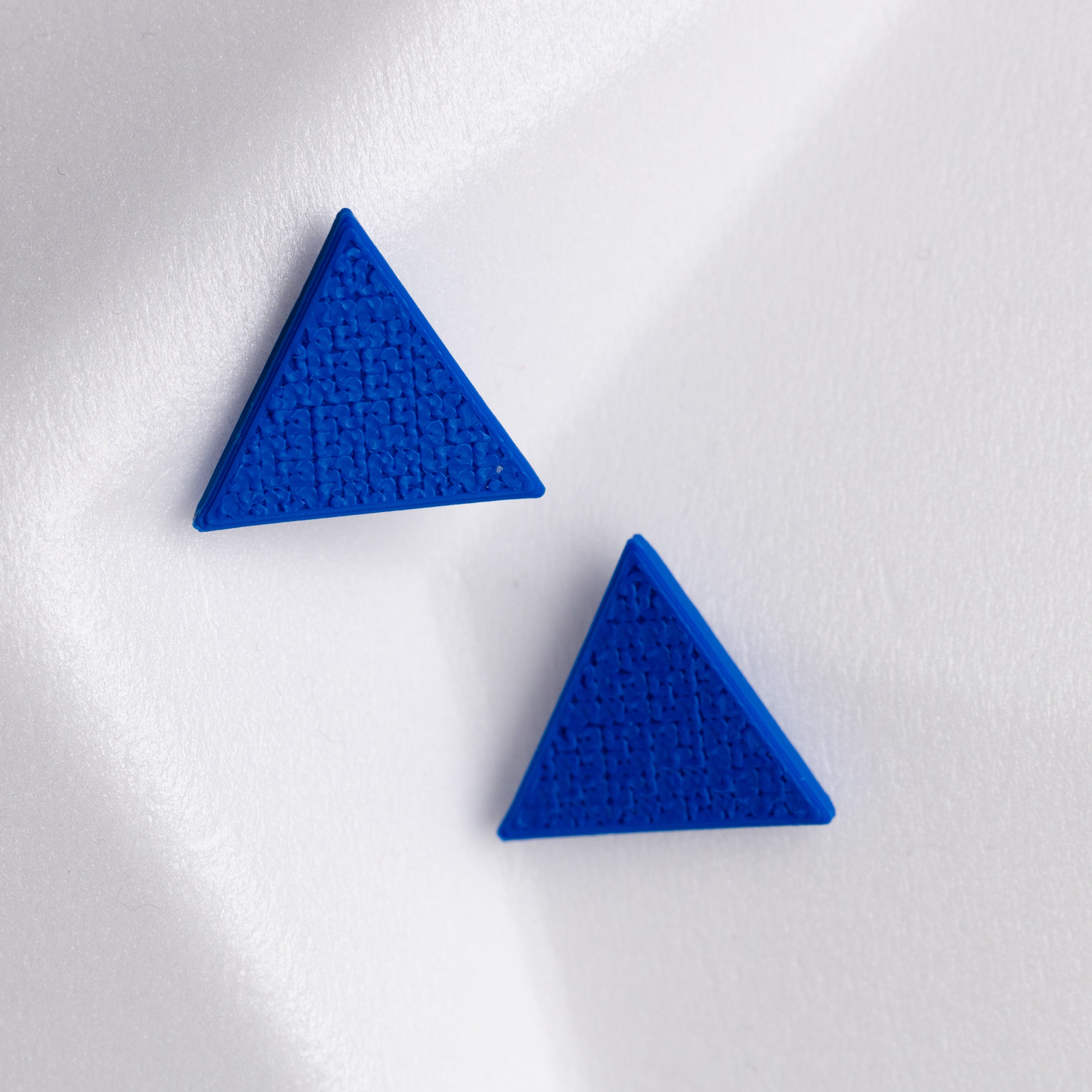 Auskari - Trīsstūris