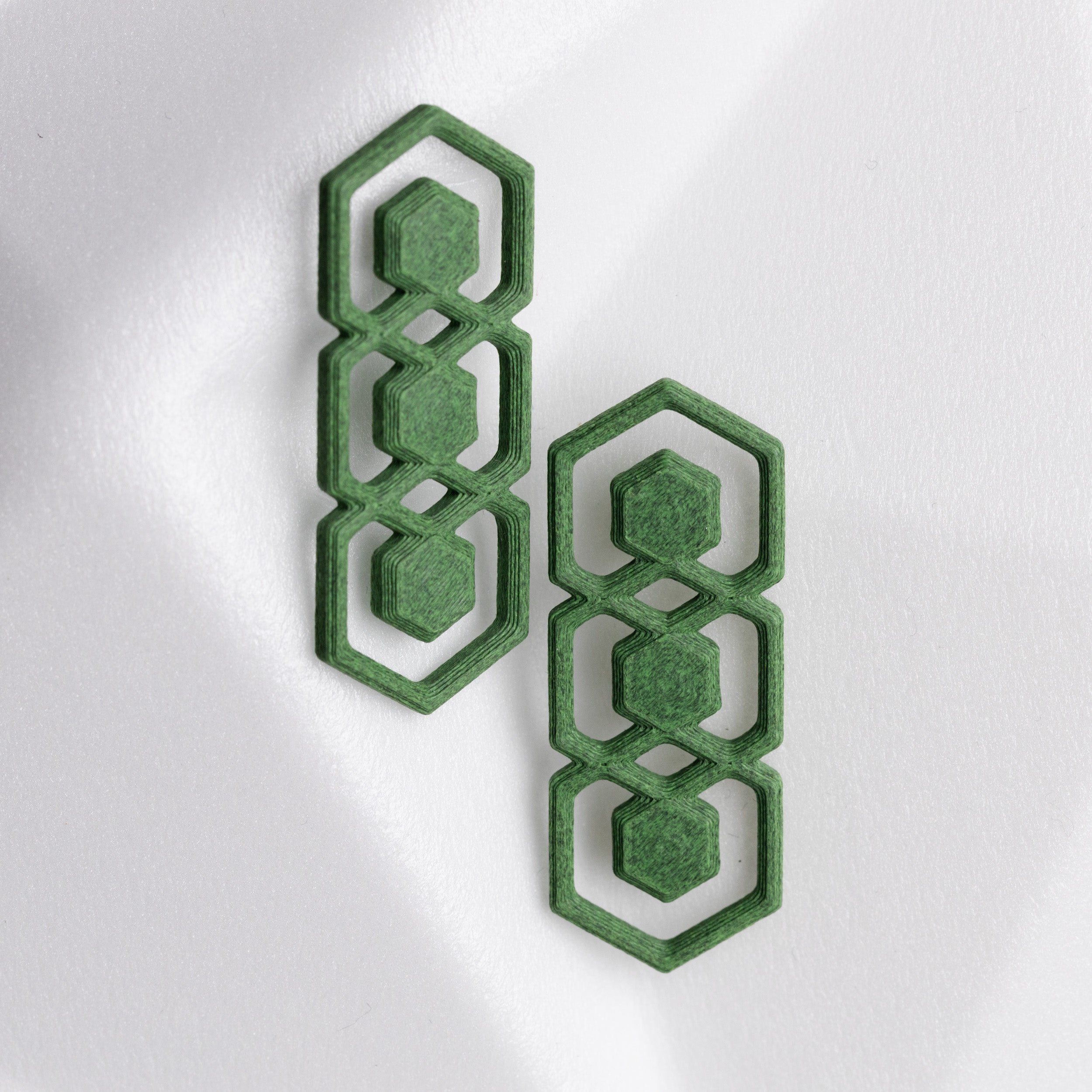 Auskari - Bišu šūna