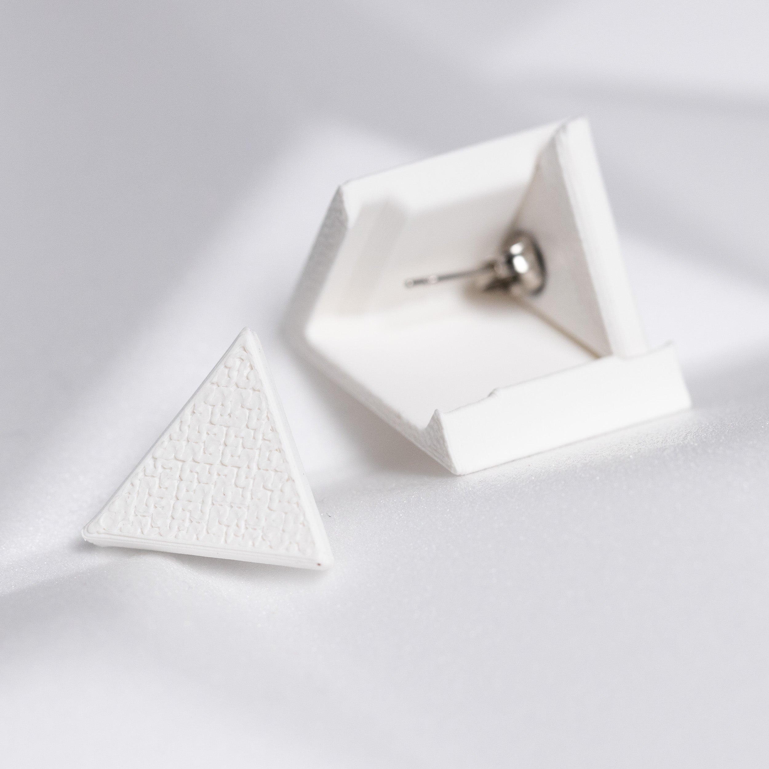 Auskari - Trīsstūris