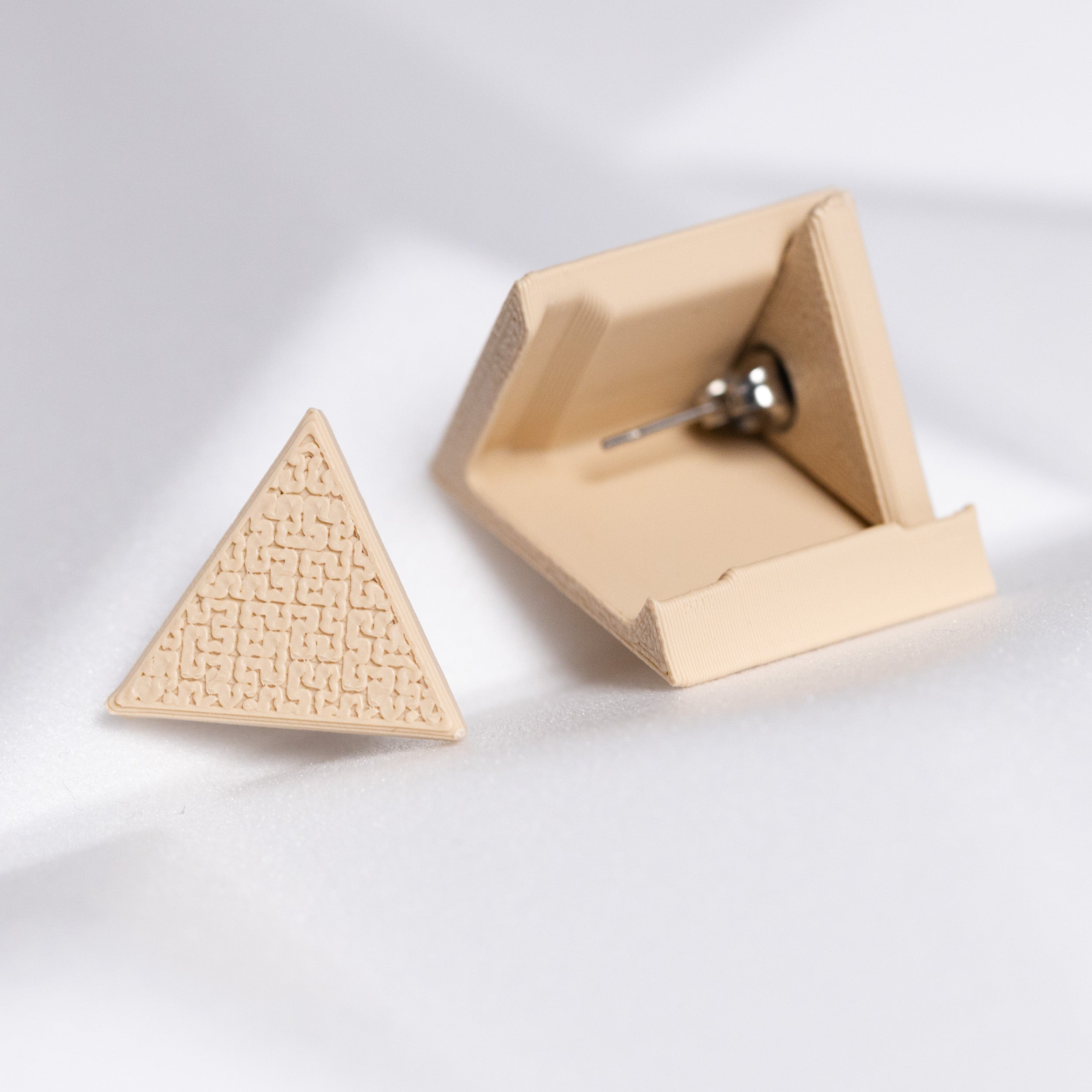 Auskari - Trīsstūris