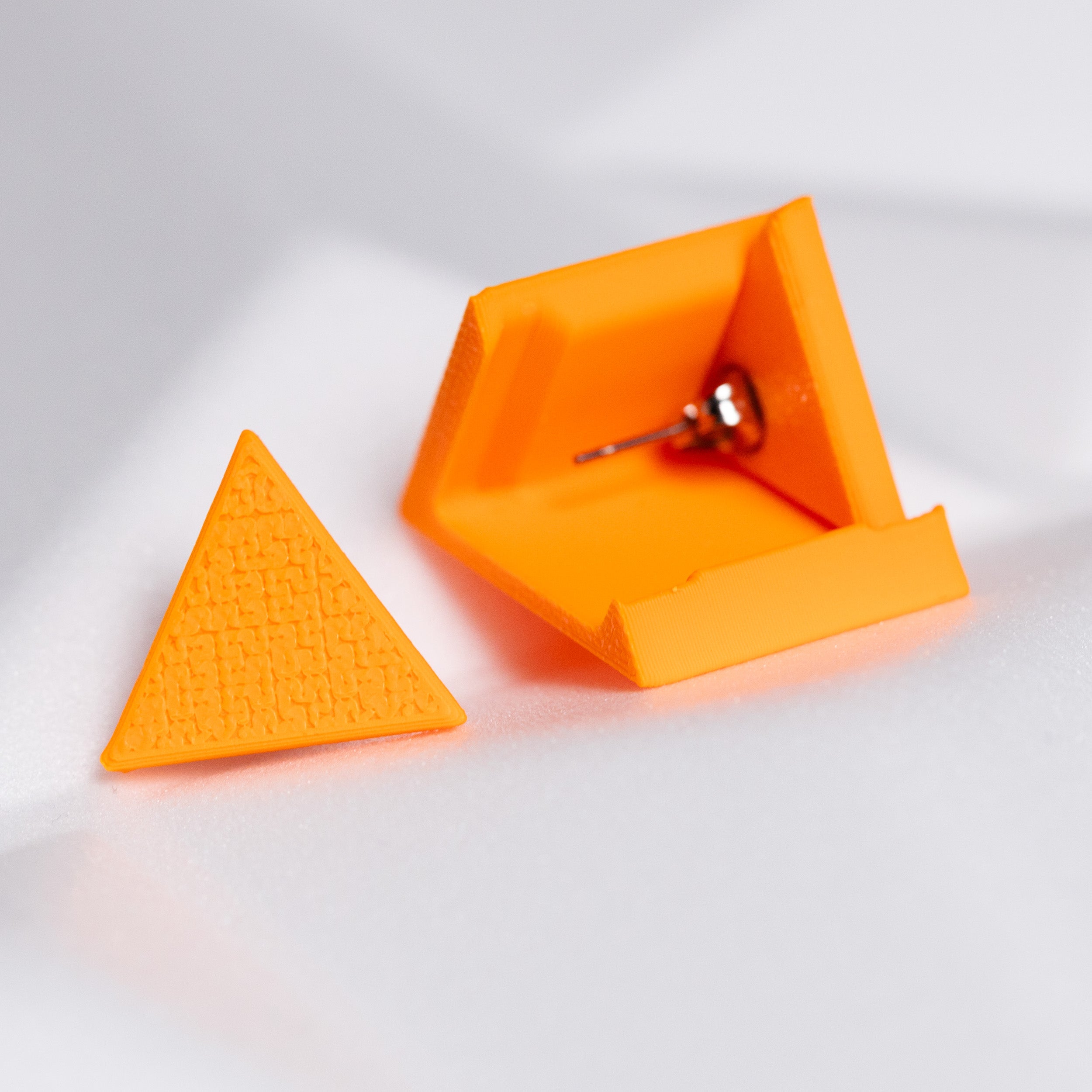 Auskari - Trīsstūris