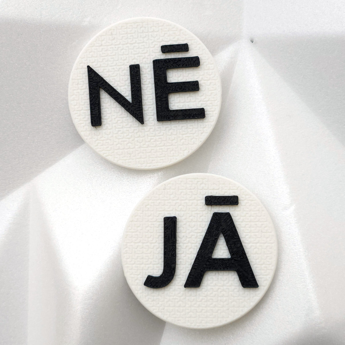 Auskari JĀ/NĒ (ar piparotu tekstu)