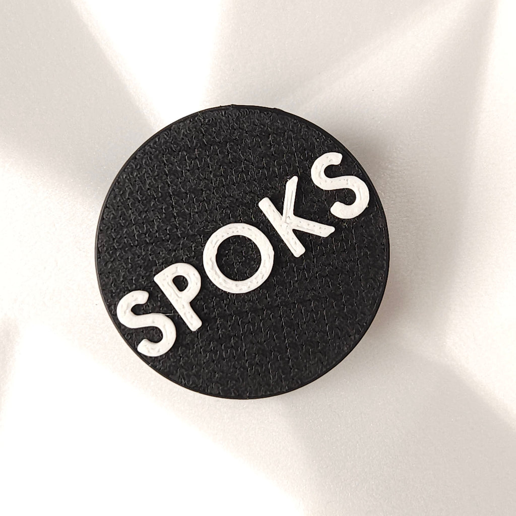 Teksti latviešu valodā. Pieklājīgi.