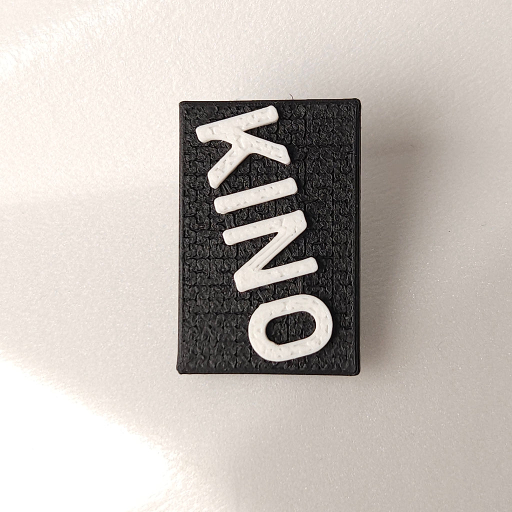 Teksti, simboli, akronīmi. Mazie auskari.