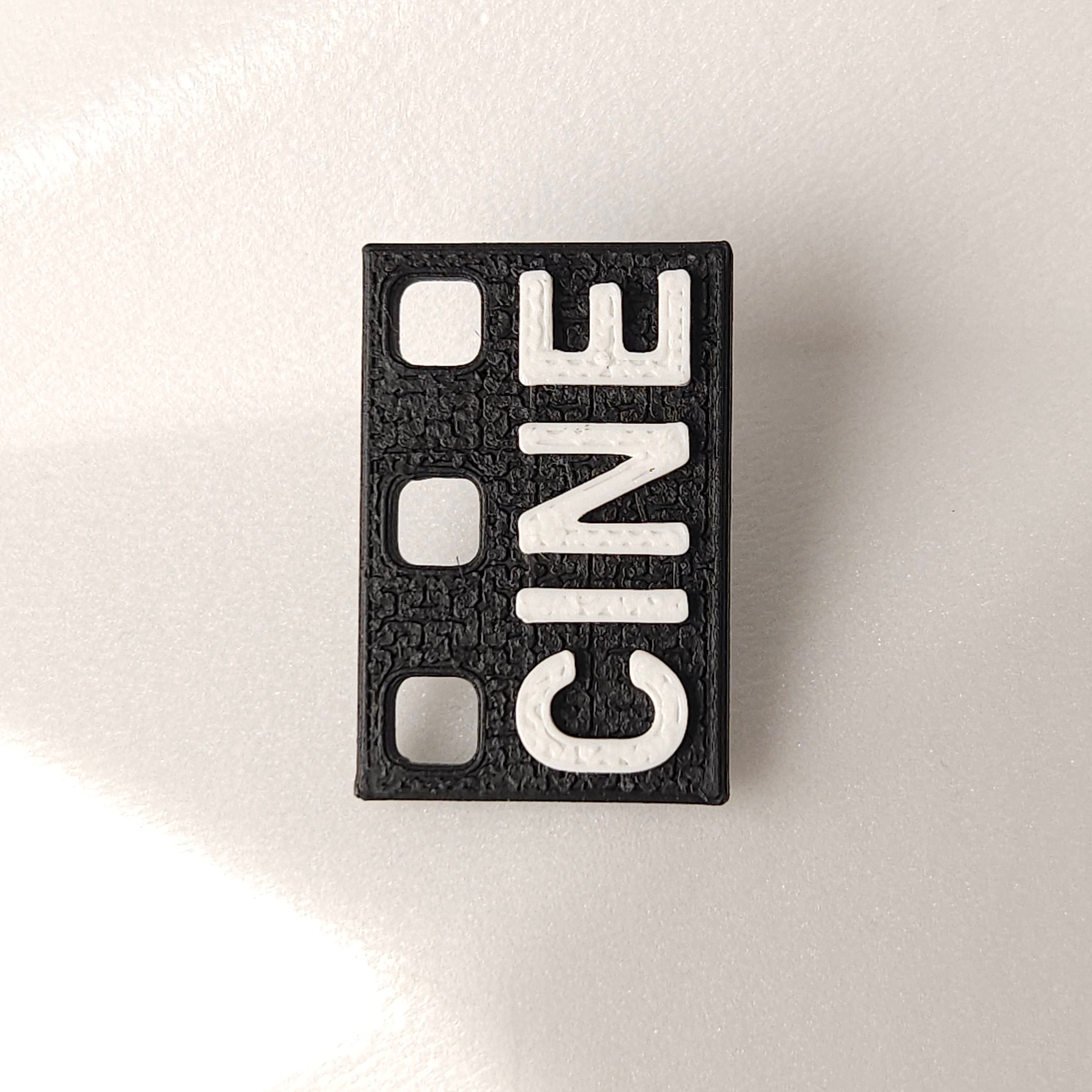 Teksti, simboli, akronīmi. Mazie auskari.