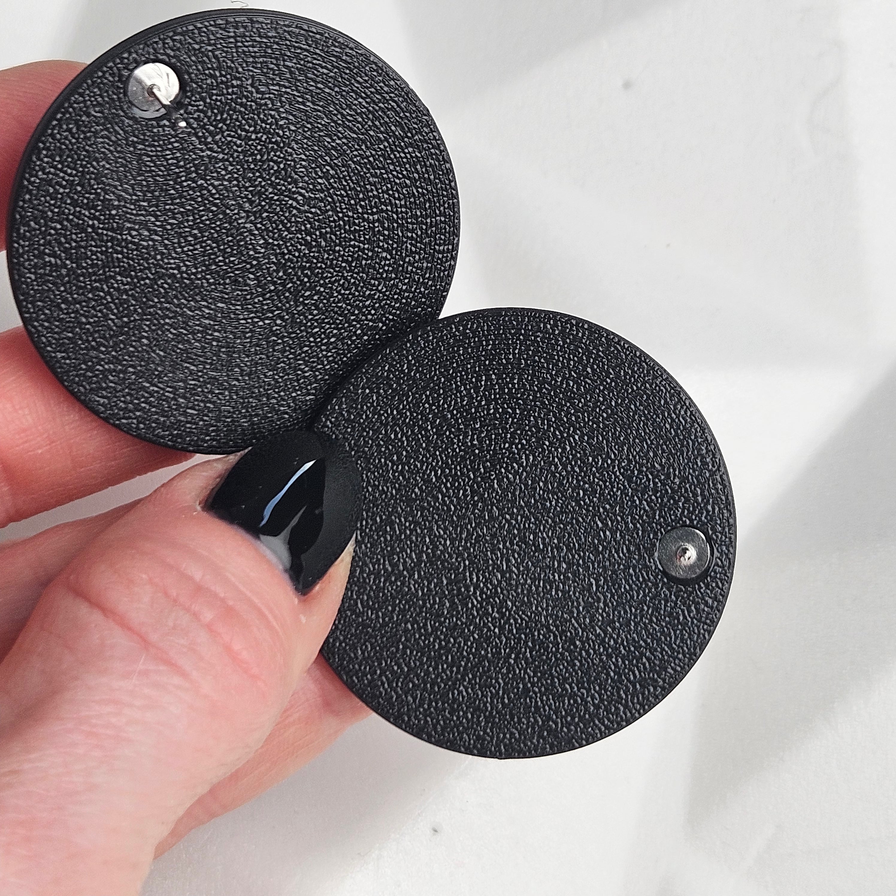 IESLĒGTS/IZSLĒGTS komplekts