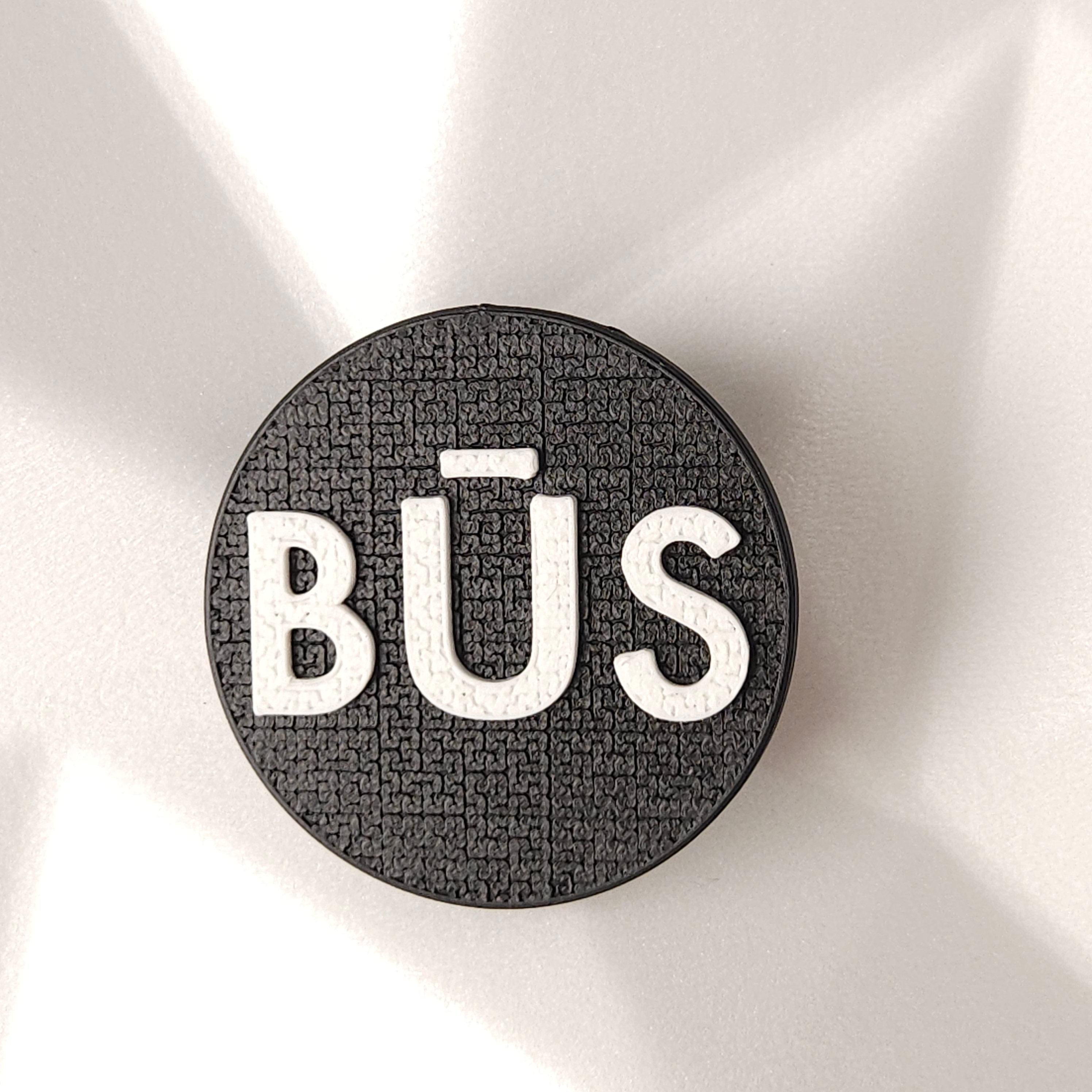 Teksti latviešu valodā. Pieklājīgi.