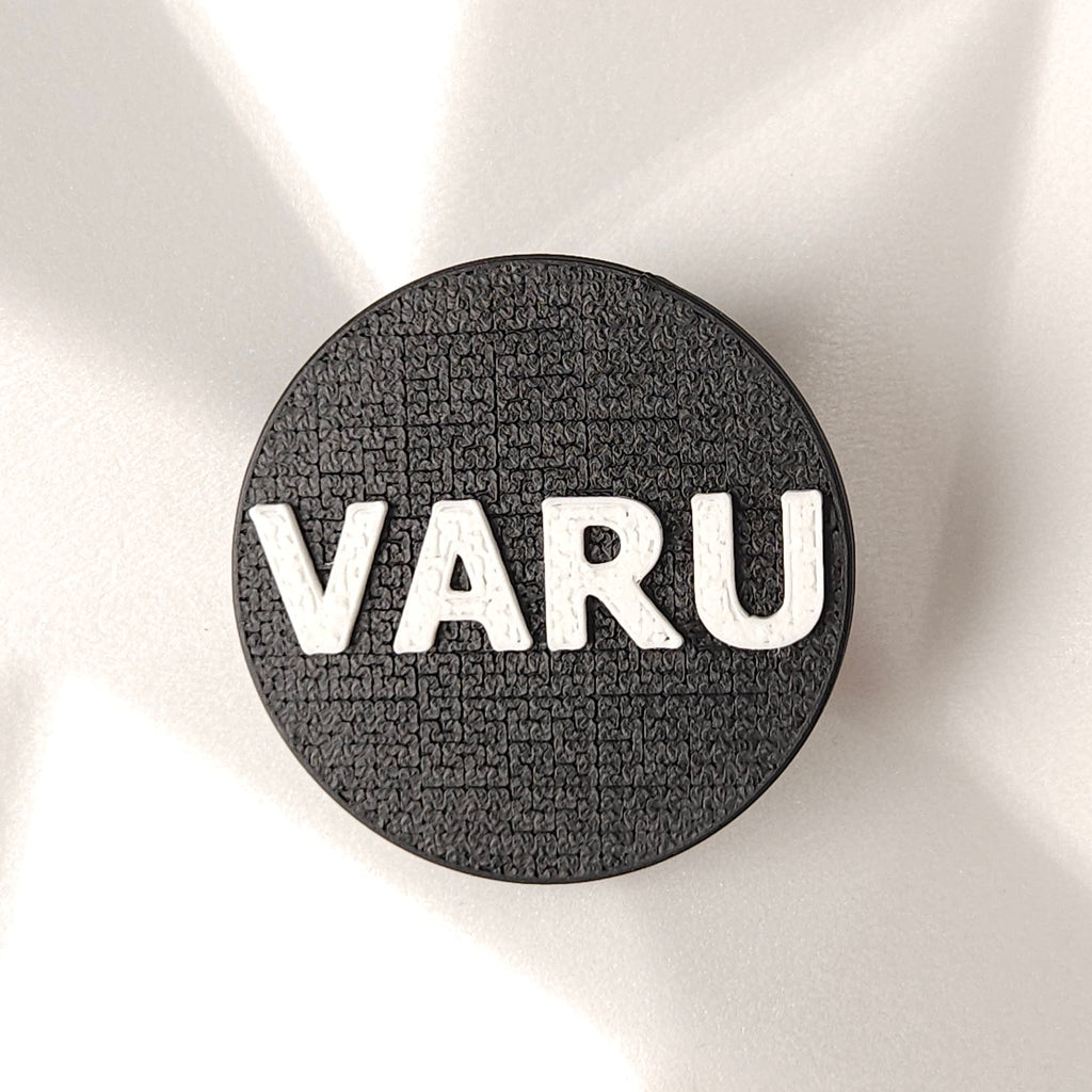 Teksti latviešu valodā. Pieklājīgi.