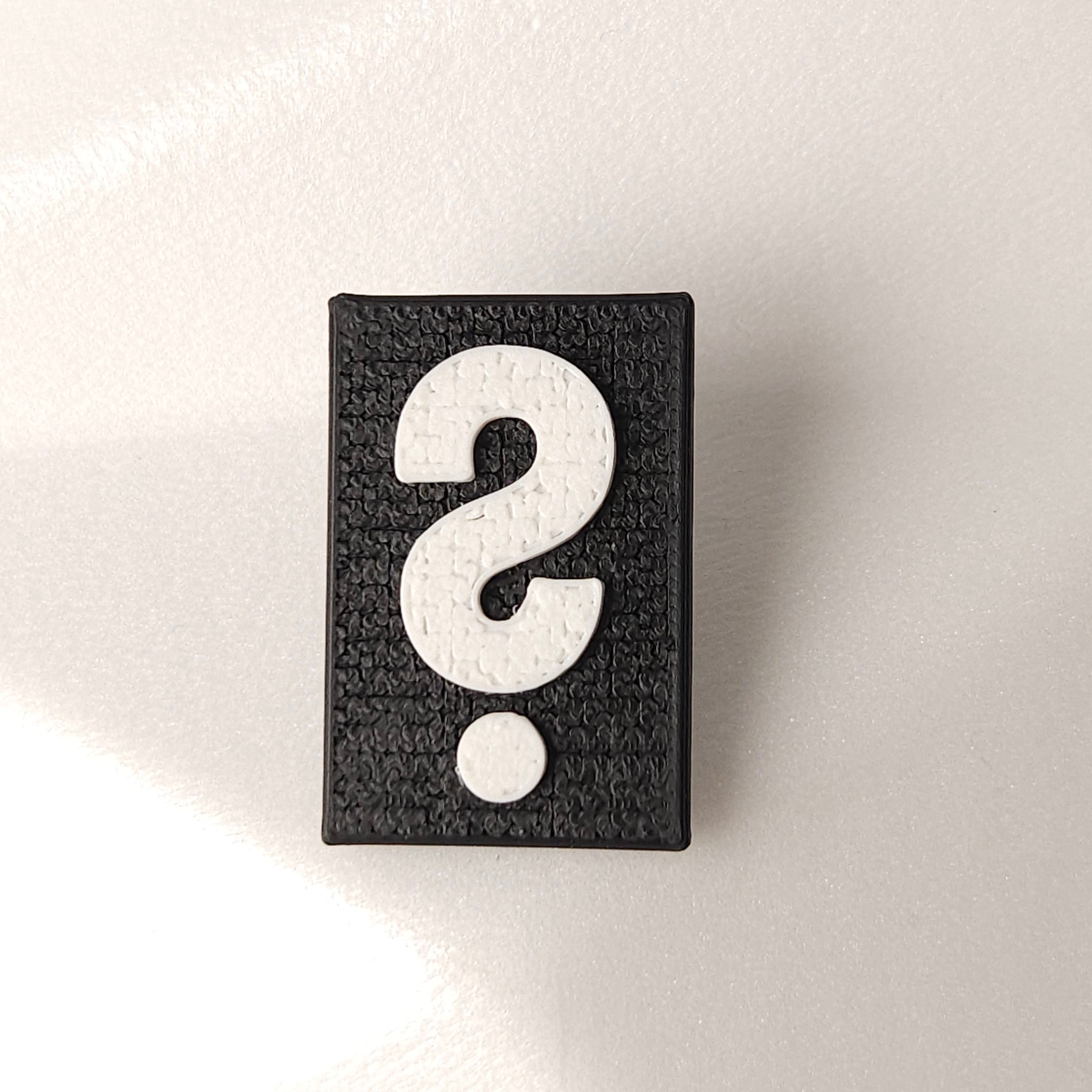 Teksti, simboli, akronīmi. Mazie auskari.